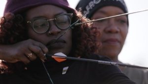 Assistir - Seguindo os Fatos – S01E02 – Black Survivalists - Episódio Online