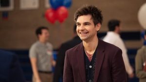 Assistir - The Other Two – S03E08 – Brooke Hosts a Night of Undeniable Good - Episódio Online